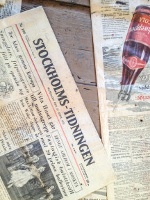 Tidningar och golv i gamla farstun