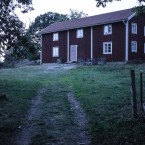 Kvällsljus över hus